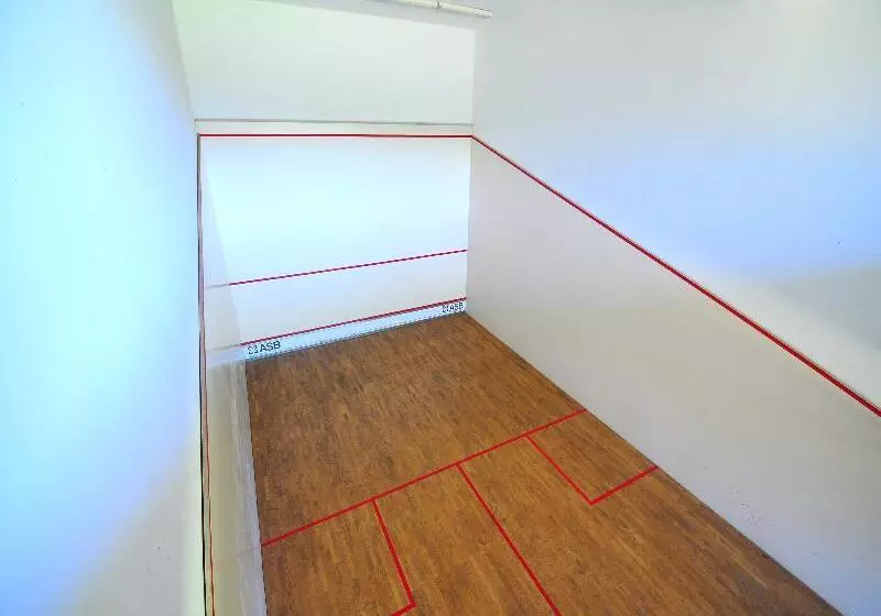 هتل Munyonyo Commonwealth Resort