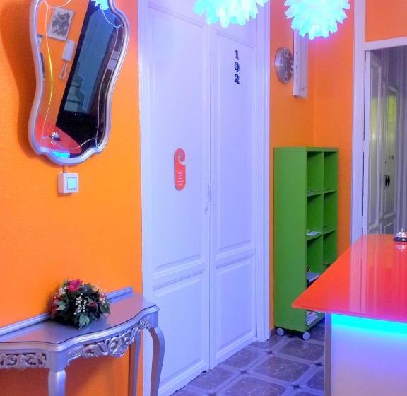 فندق Pensión Universal