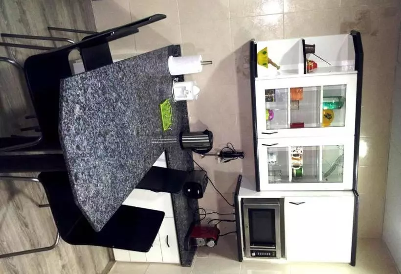 فندق Pensión Universal