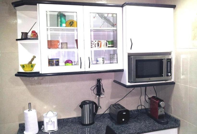 فندق Pensión Universal