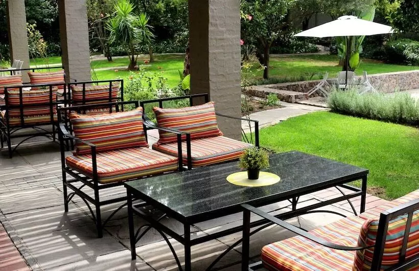 Отель Sandton Lodge Rivonia