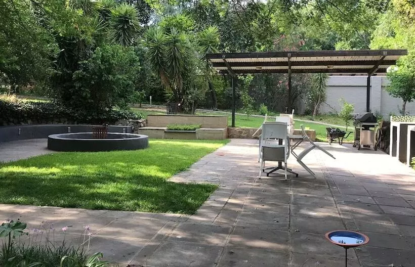 Отель Sandton Lodge Rivonia