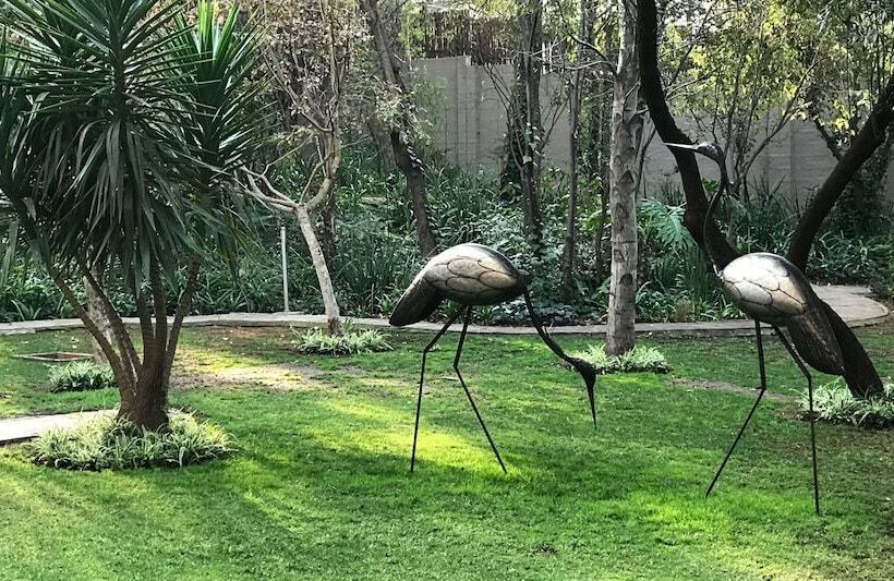 Отель Sandton Lodge Rivonia