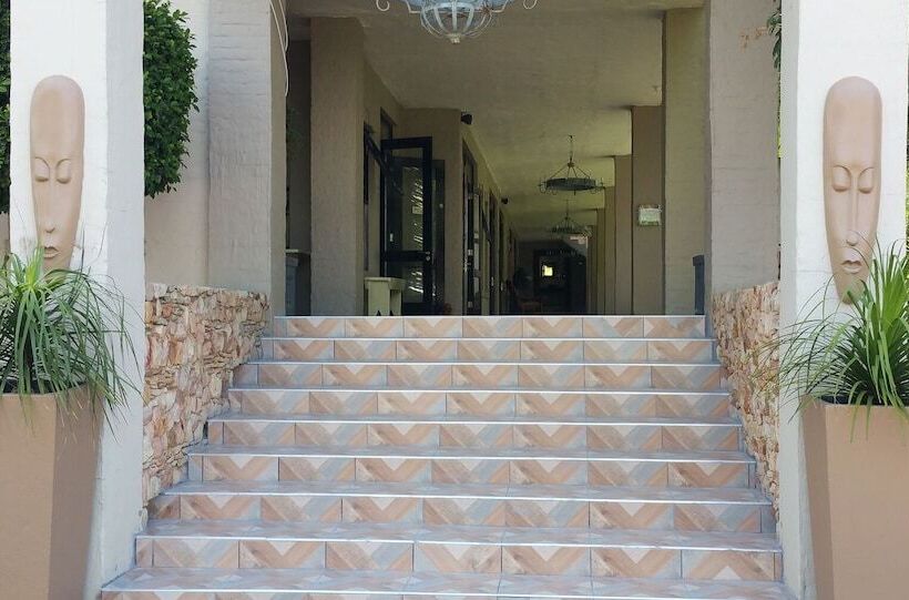 Отель Sandton Lodge Rivonia