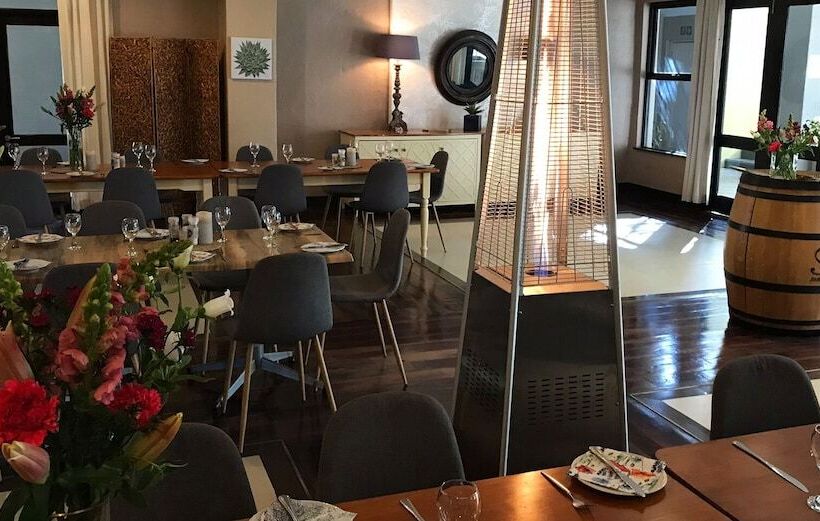 Отель Sandton Lodge Rivonia