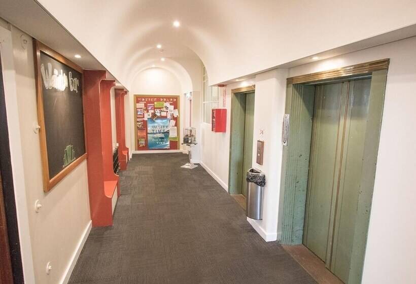 호텔 Waterloo & Backpackers