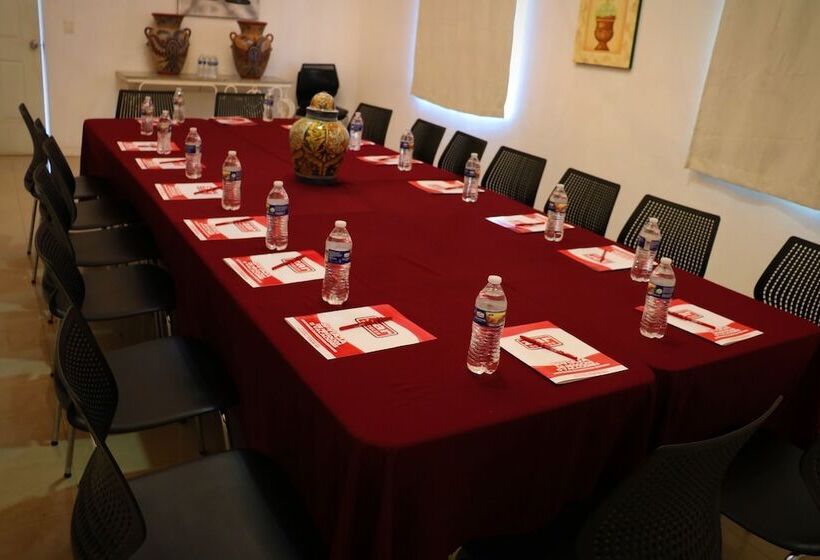 فندق Zar Manzanillo