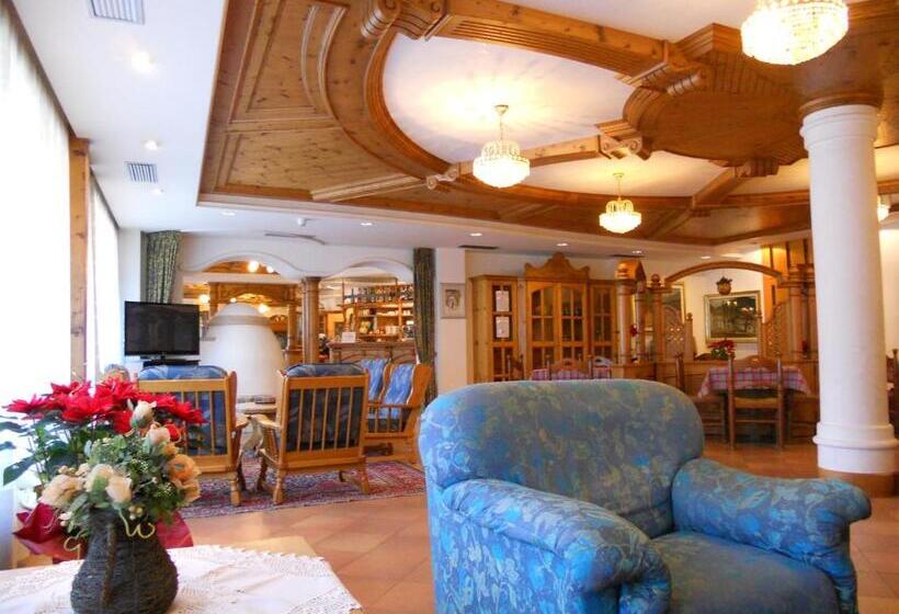 Family Hotel La Perla