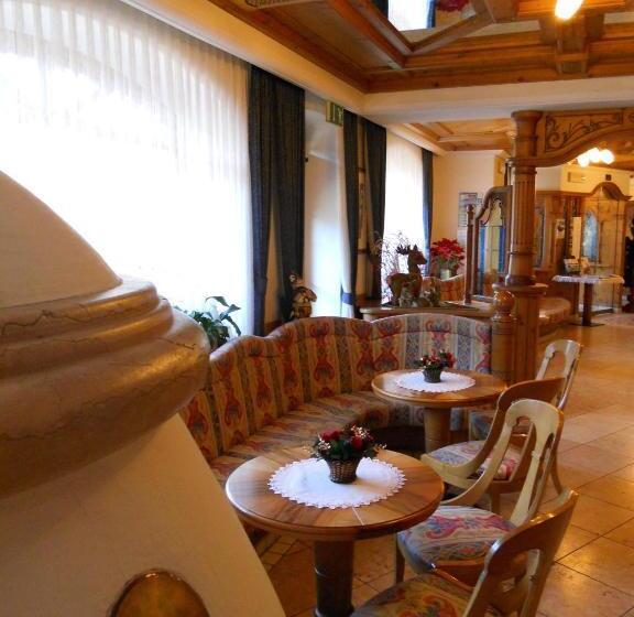 Family Hotel La Perla