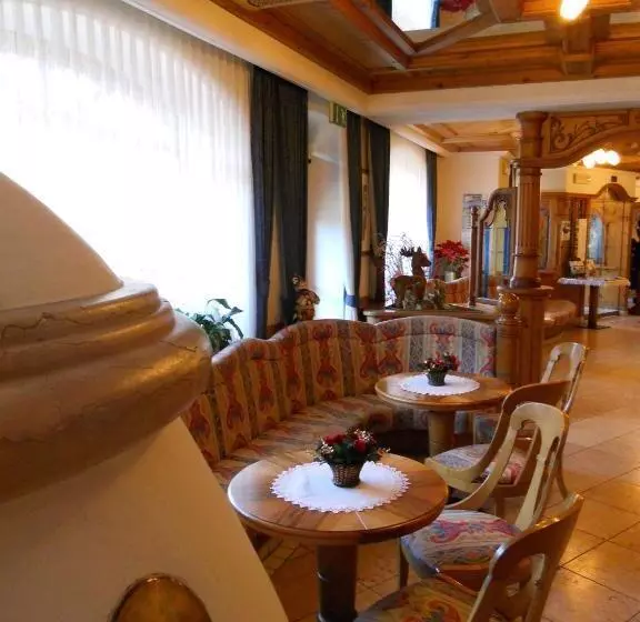 Family Hotel La Perla