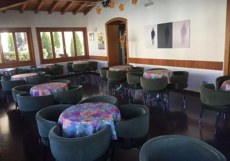 Отель Albergo Del Cacciatore