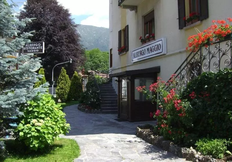 Отель Albergo Del Cacciatore