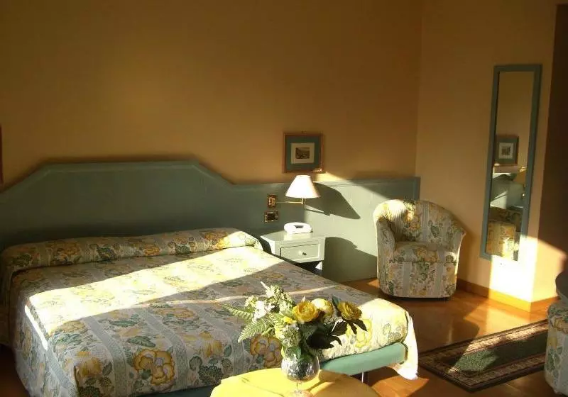 Отель Albergo Del Cacciatore