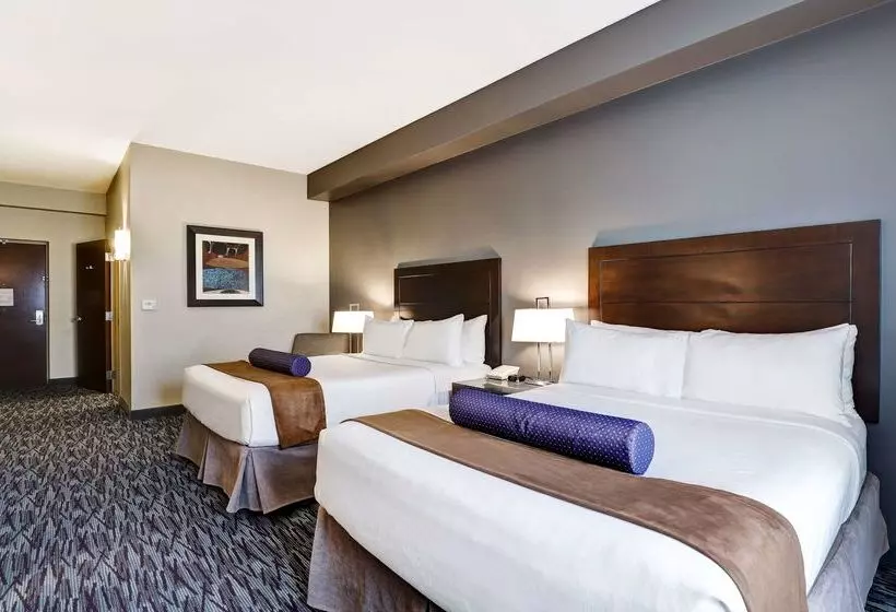 Отель Best Western Plus Brandon Inn