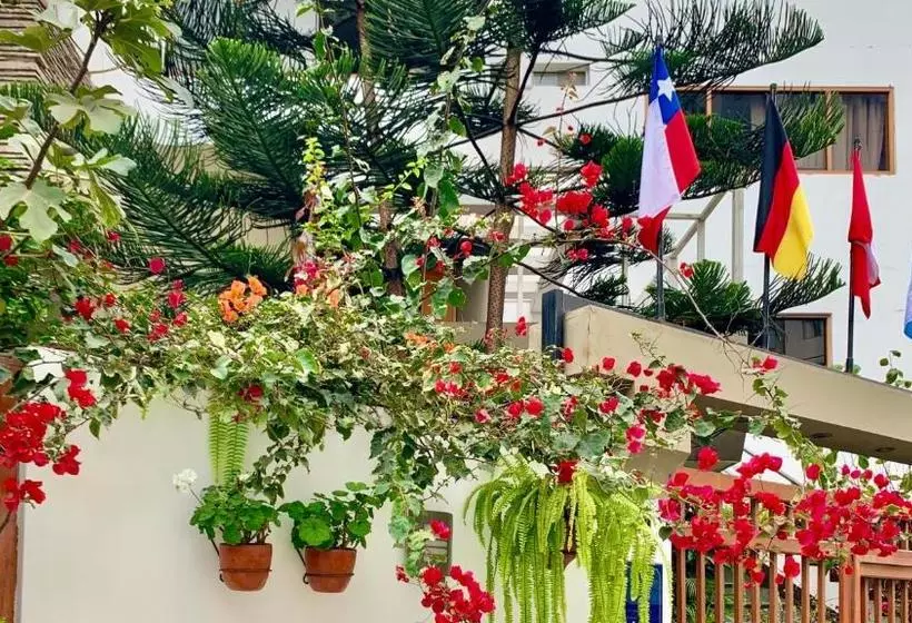Отель Casa Bella Miraflores