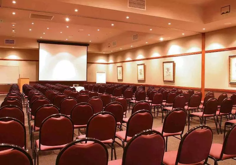 בית מלון כפרי Mercure Hunter Valley Gardens