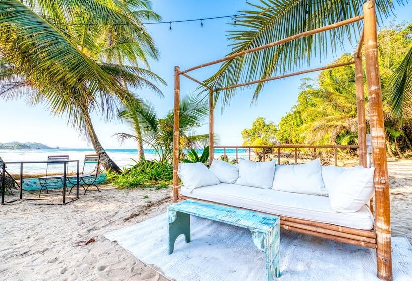 호텔 Red Frog Beach Island Resort