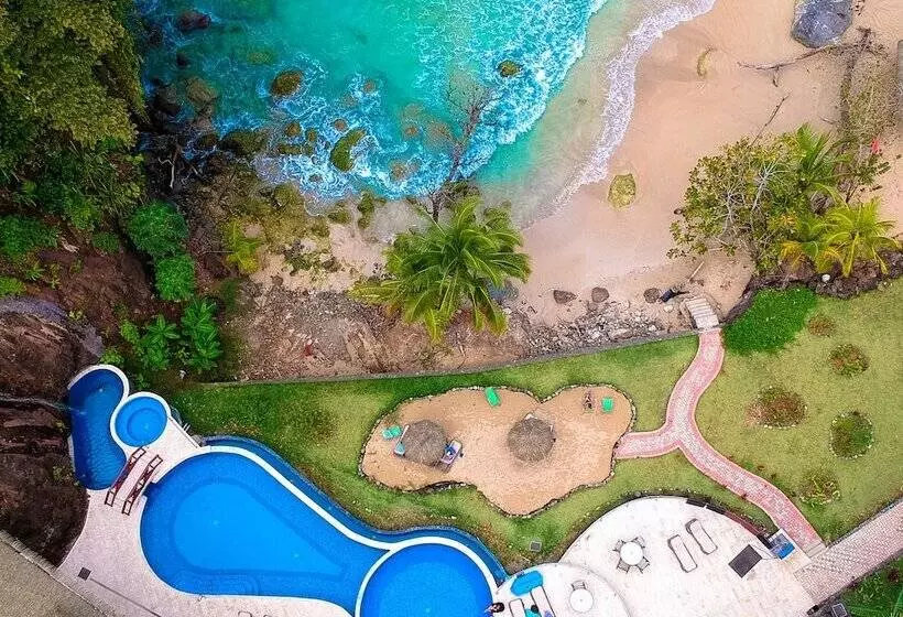 هتل Red Frog Beach Island Resort