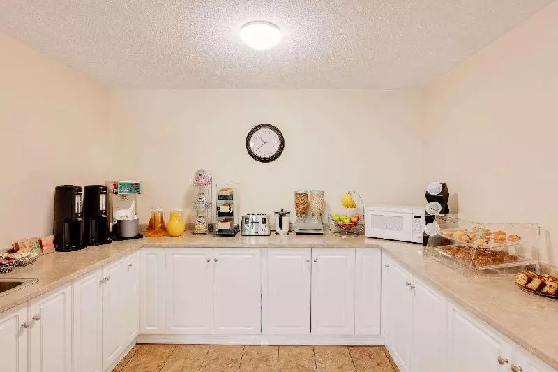 ホテル Sage Inn Merritt Bc