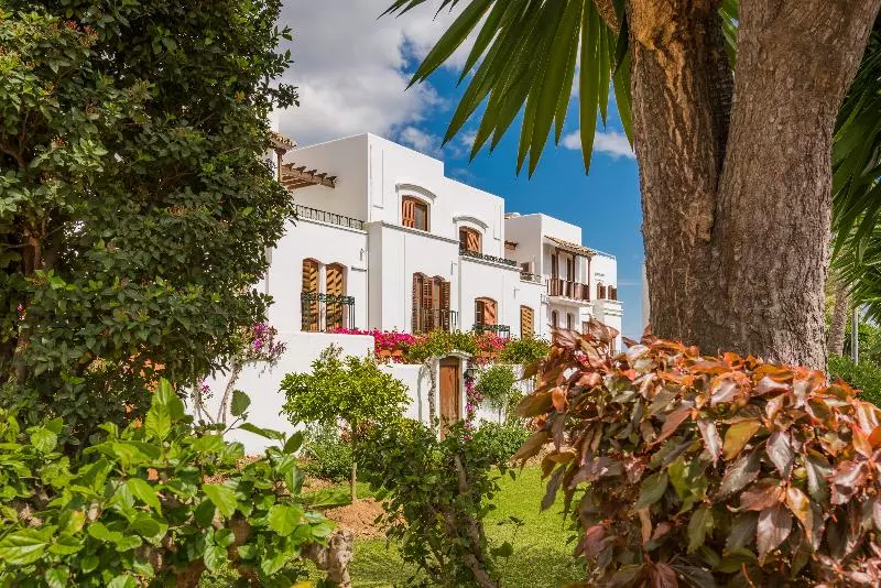 Macdonald Villacana Resort