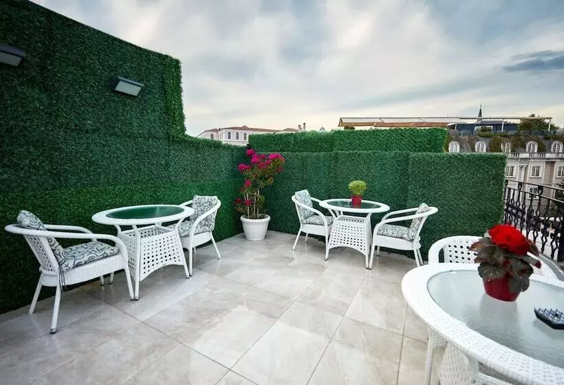 Albinas Hotel Old City