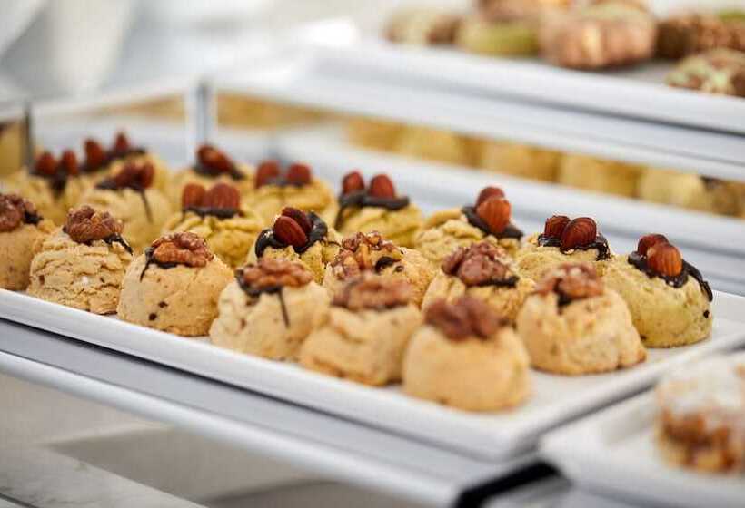 Albinas Hotel Old City