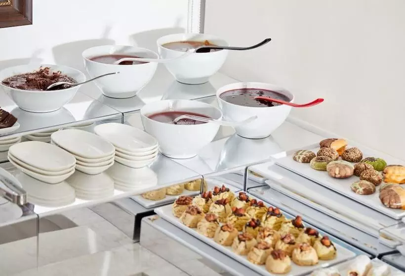 Albinas Hotel Old City