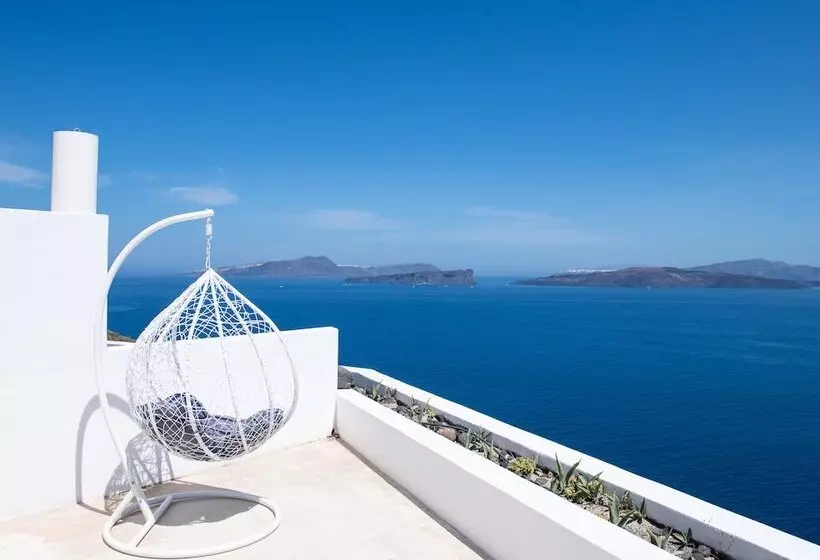 Отель Avant Garde Suites