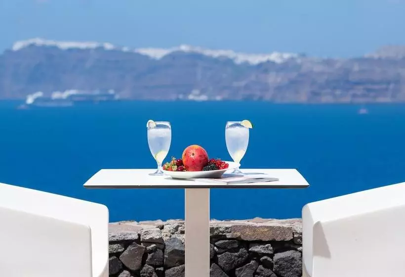 Отель Avant Garde Suites