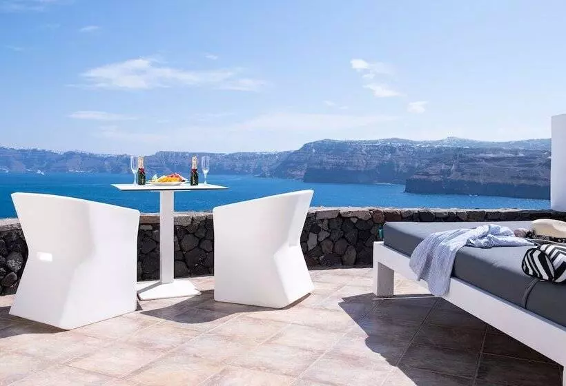 Отель Avant Garde Suites