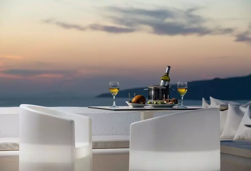 Отель Avant Garde Suites