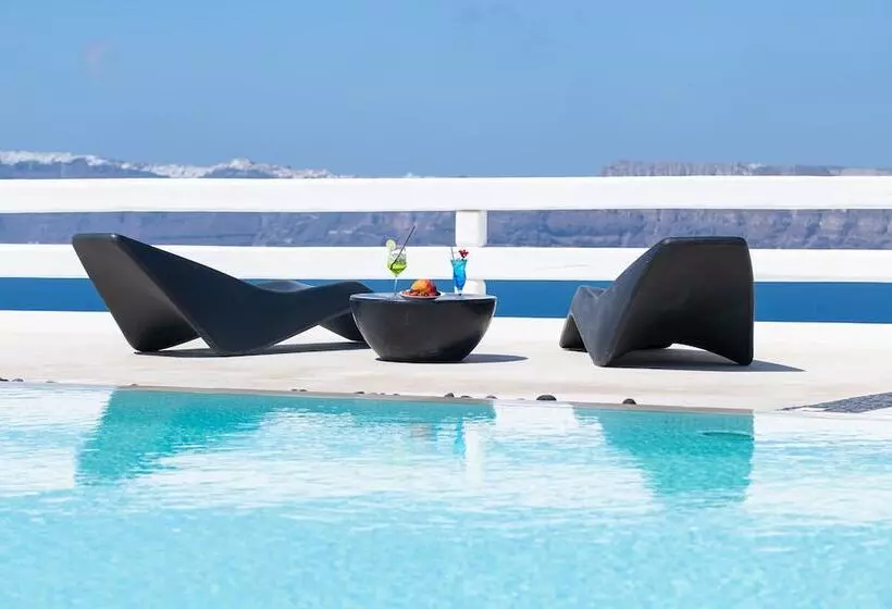 Отель Avant Garde Suites