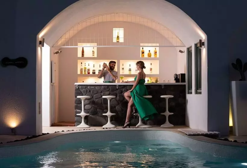 Отель Avant Garde Suites