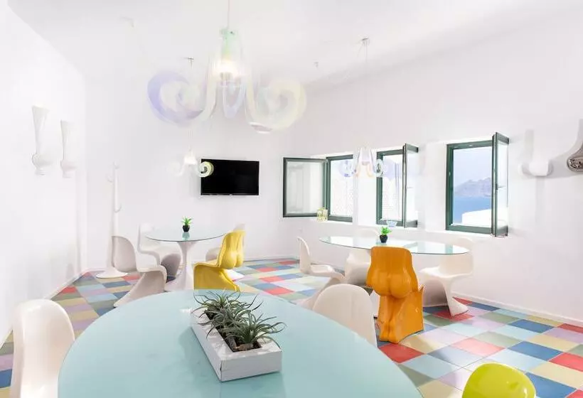 Отель Avant Garde Suites