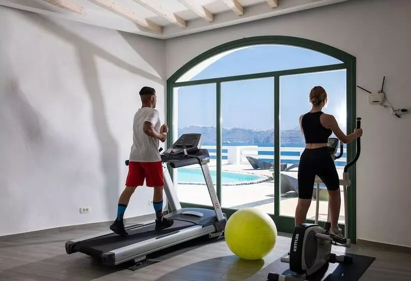 Отель Avant Garde Suites