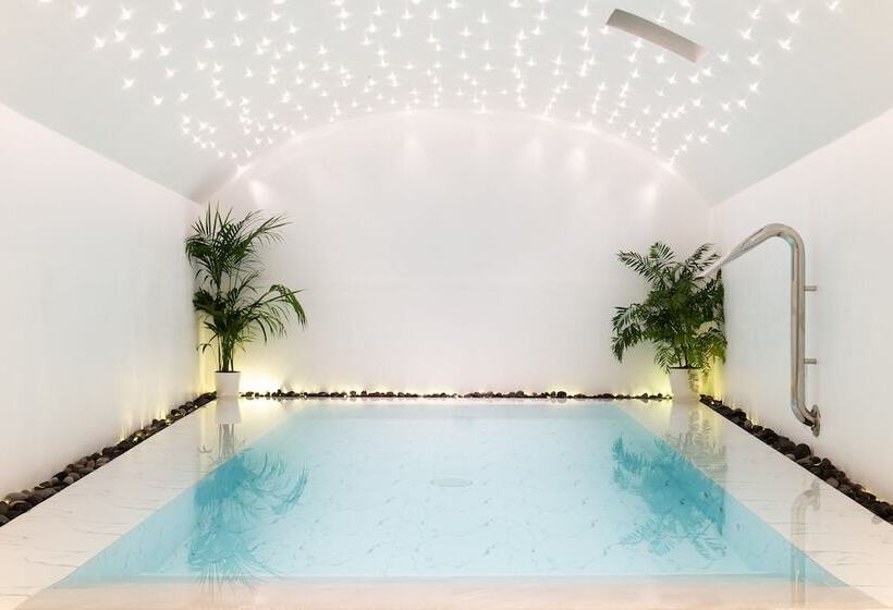 בית מלון כפרי Avant Garde Suites