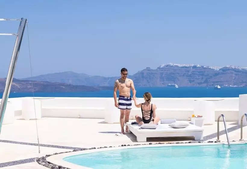 Отель Avant Garde Suites