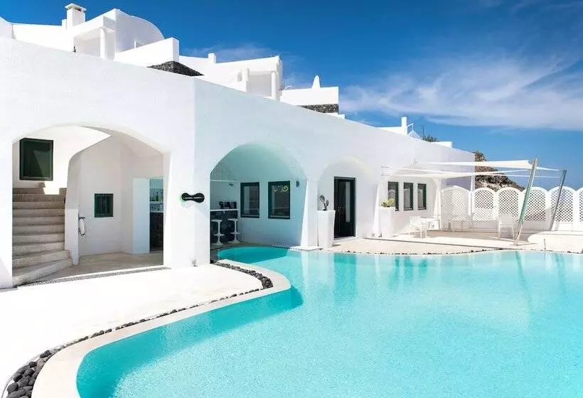 Отель Avant Garde Suites