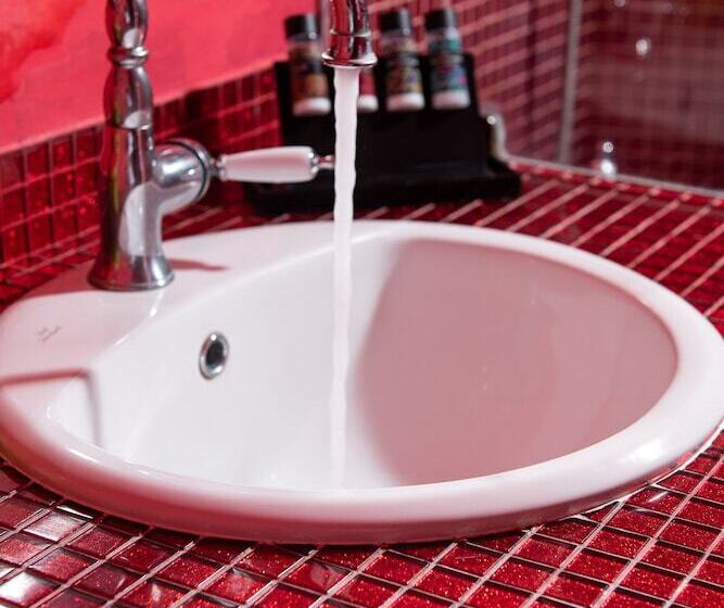 בית מלון כפרי Avant Garde Suites