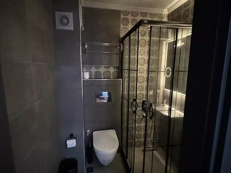 Blue Tuana Hotel Old City