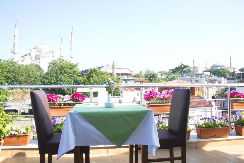 Blue Tuana Hotel Old City