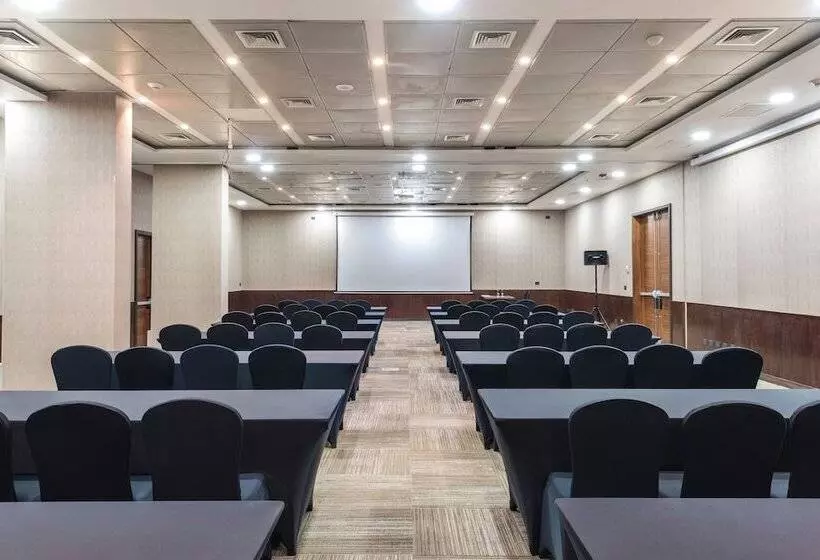 Hotel Courtyard By Marriott Puerto Montt