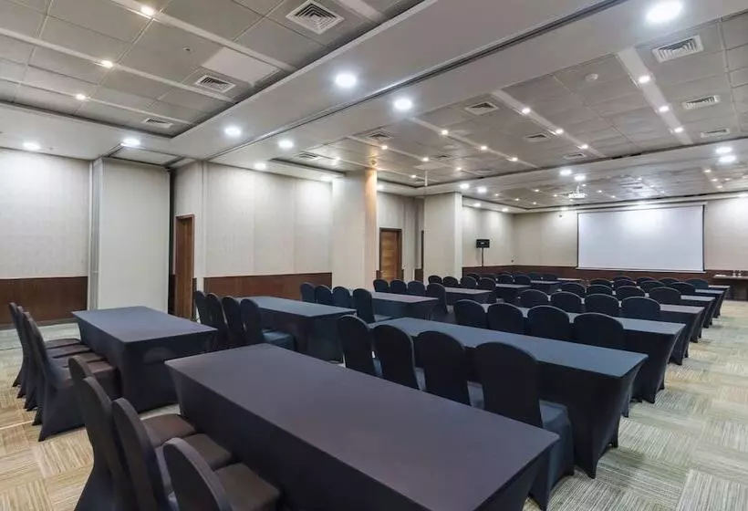 Hotel Courtyard By Marriott Puerto Montt