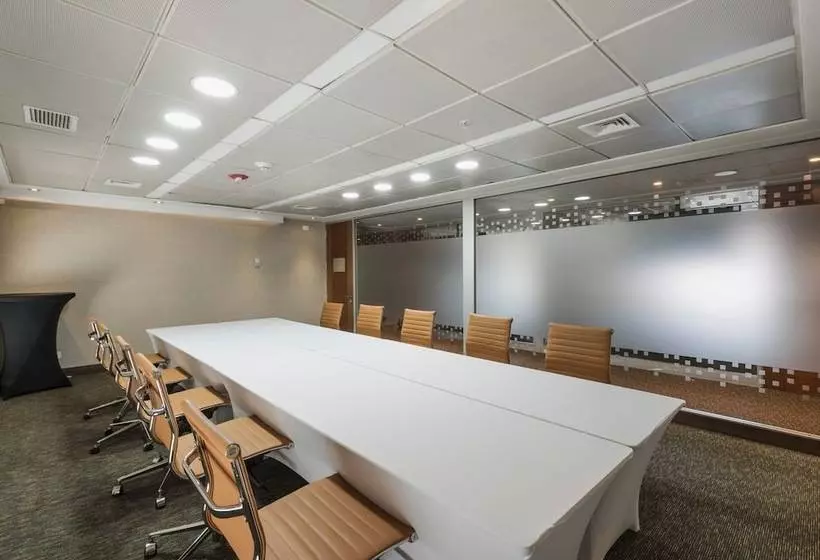 Hotel Courtyard By Marriott Puerto Montt