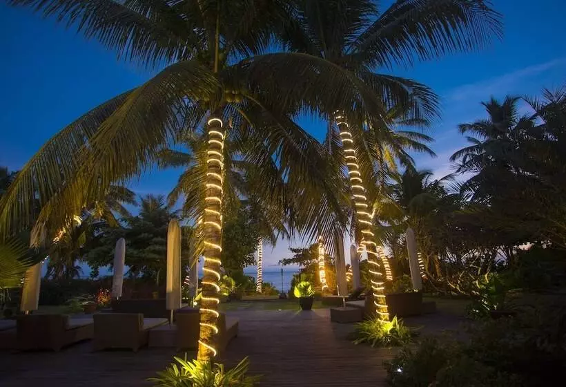 هتل Dhevatara Beach