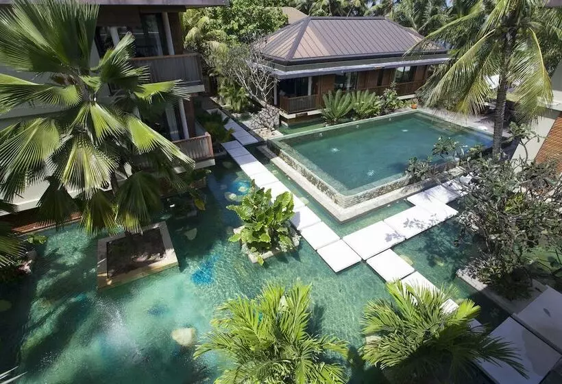 هتل Dhevatara Beach