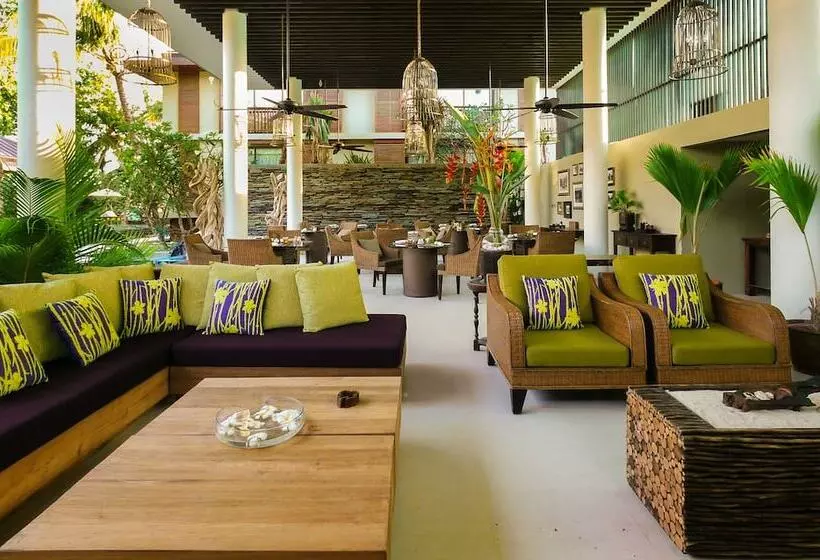 هتل Dhevatara Beach