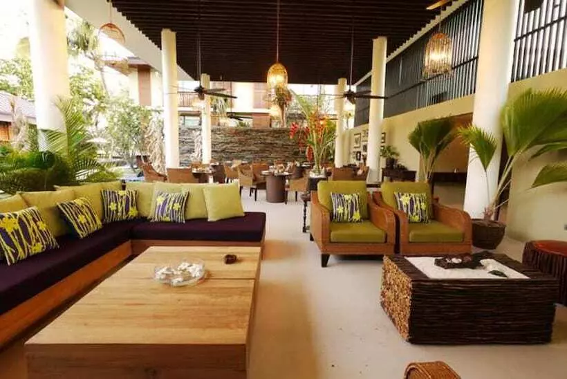 هتل Dhevatara Beach