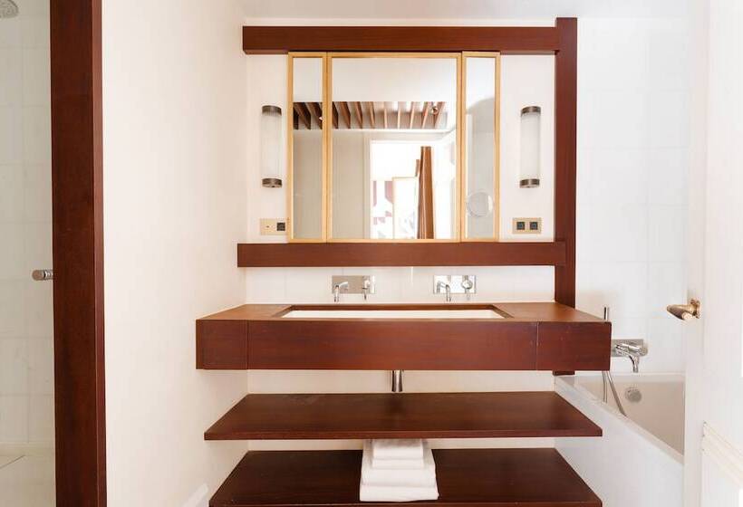 هتل Do Plaça Reial Powered By Sonder