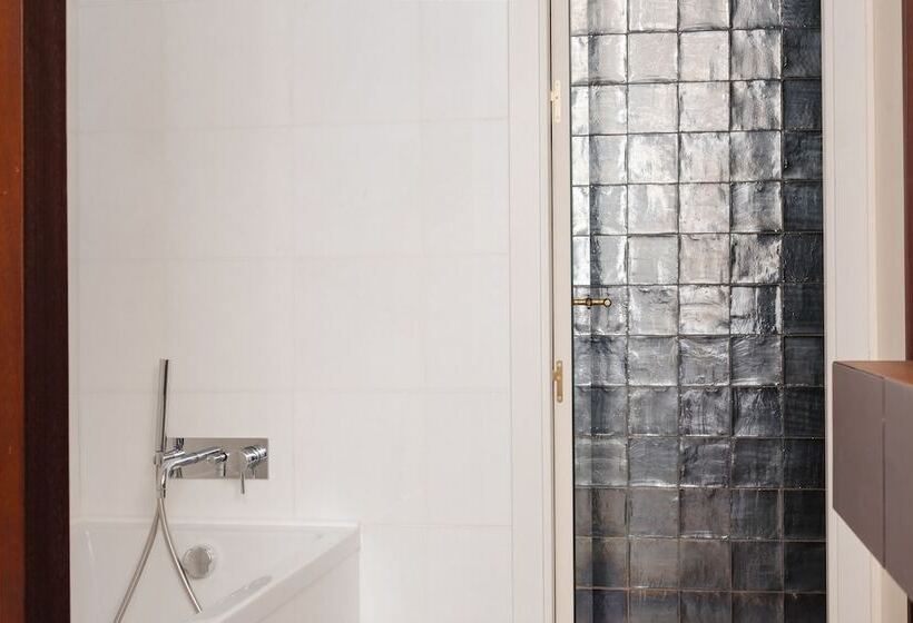 هتل Do Plaça Reial Powered By Sonder